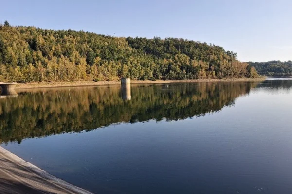 Talsperre Nonnweiler/Saarland im August 2026 zu ca. 75 % gefüllt.